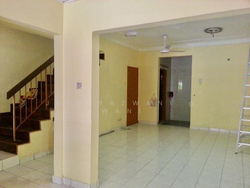 Rumah Teres 2-Tingkat untuk Disewa di TAMAN PUCHONG UTAMA (Puchong) - Julisyazwani @ Wani - Living Room - PropertyGuru.com.my