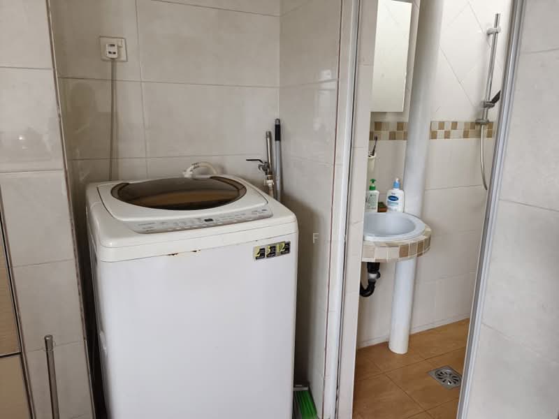 2-storey Terraced House for Rent in SS19 (Subang Jaya) - Suyin Foo - Bathroom - PropertyGuru.com.my
