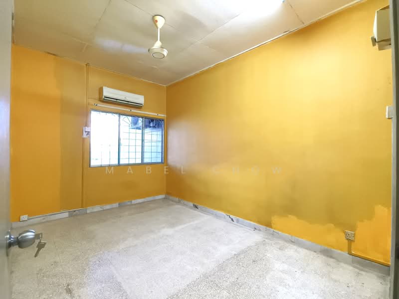 1-storey Terraced House for Sale in Bandar Kinrara Seksyen 1 (Bandar Kinrara) - Mabel Chow - Interior - PropertyGuru.com.my