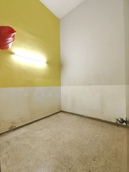 1-storey Terraced House for Sale in Bandar Kinrara Seksyen 1 (Bandar Kinrara) - Mabel Chow - Interior - PropertyGuru.com.my