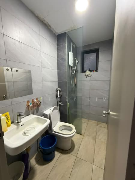 Kondominium untuk Dijual di Bennington Residences @ SkyArena - Jeffney Lim - Bathroom - PropertyGuru.com.my