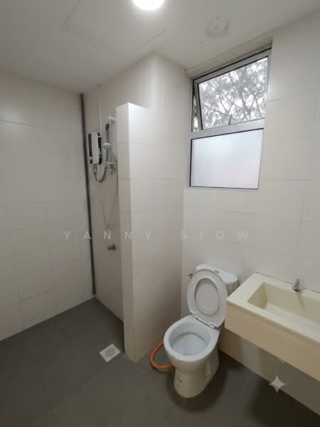 Service Residence for Sale at Platinum Lake PV 21 - Yanny Siow - Bathroom - PropertyGuru.com.my