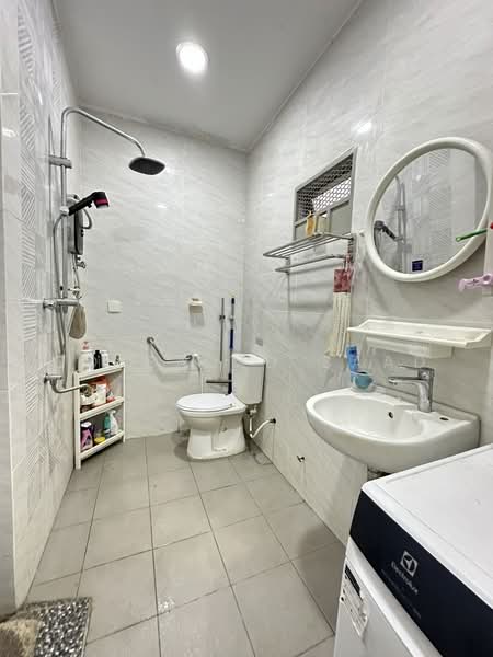 2-storey Terraced House for Sale in Seksyen 3 (Bangi) - Sofea Md Saad - Bathroom - PropertyGuru.com.my