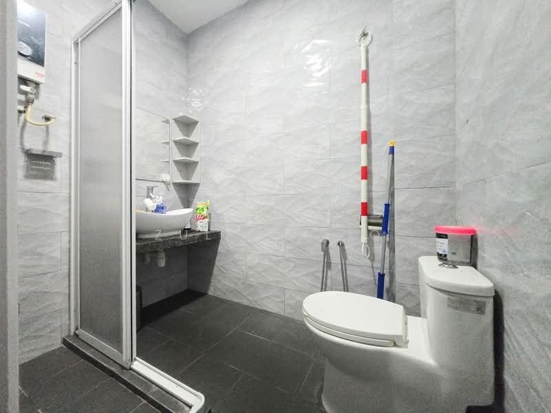 Bungalow for Sale in Alam Damai (Cheras) - Zul Syafiq - Bathroom - PropertyGuru.com.my