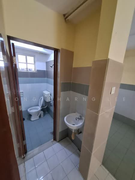 Pangsapuri untuk Disewa di Tanjong Puteri Apartment - Hong Charng Lee - Bathroom - PropertyGuru.com.my