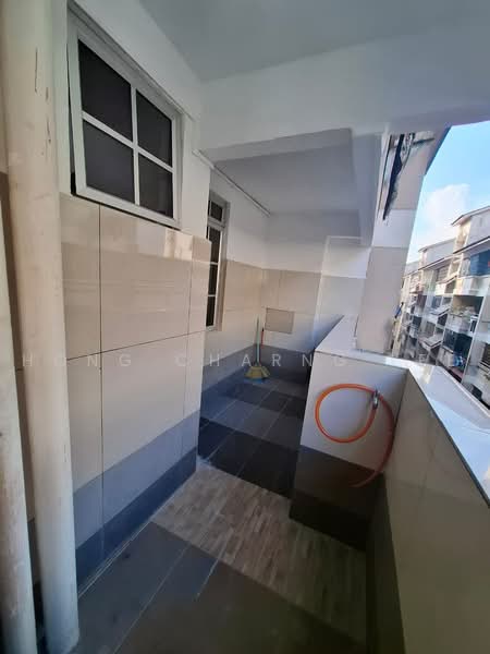 Pangsapuri untuk Disewa di Tanjong Puteri Apartment - Hong Charng Lee - Balcony - PropertyGuru.com.my