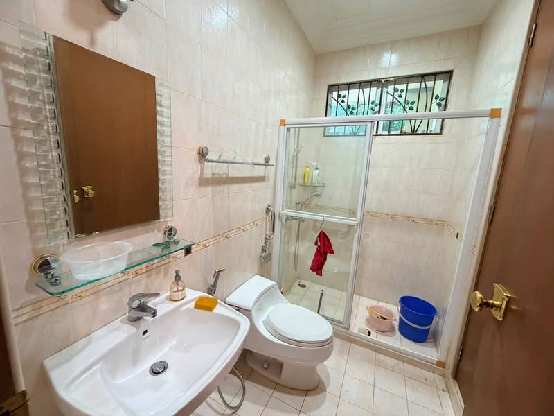 Bungalow for Sale in Leisure Farm (Gelang Patah) - Caleb Yeo - Bathroom - PropertyGuru.com.my