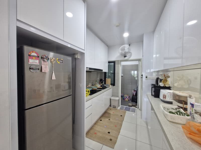 Kondominium untuk Dijual di Lake Vista Residence (Tasik Vista Residen) - Yen . - Kitchen - PropertyGuru.com.my