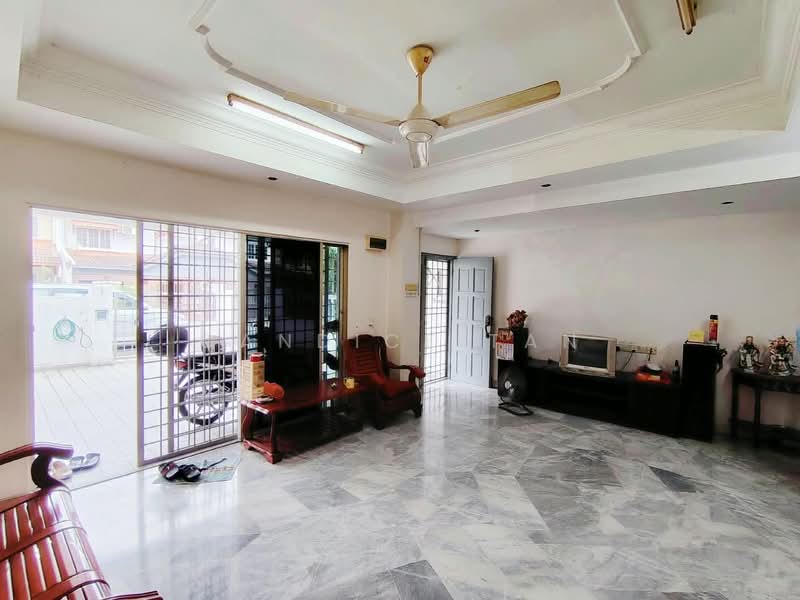 2-storey Terraced House for Sale in Taman Sungai Besi Indah (Seri Kembangan) - Candice Tan - Living Room - PropertyGuru.com.my