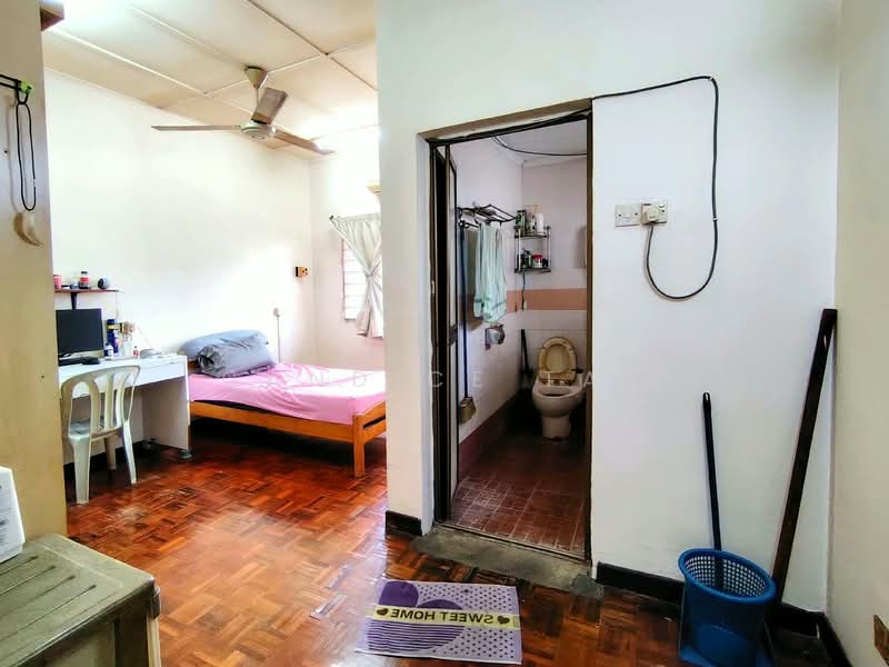 2-storey Terraced House for Sale in Taman Sungai Besi Indah (Seri Kembangan) - Candice Tan - Bedroom - PropertyGuru.com.my