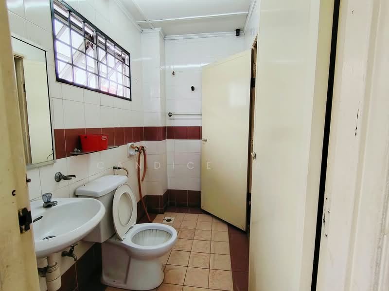 2-storey Terraced House for Sale in Taman Sungai Besi Indah (Seri Kembangan) - Candice Tan - Bathroom - PropertyGuru.com.my