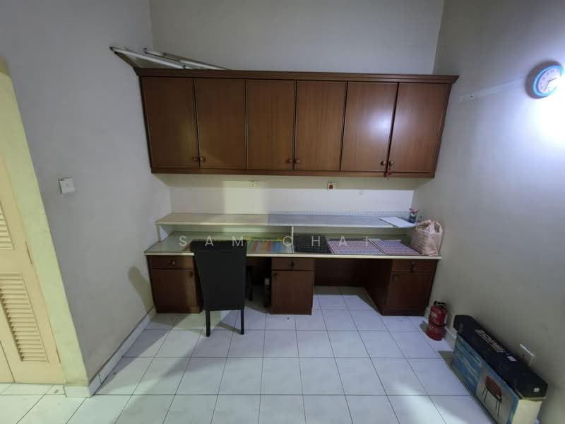 1-storey Terraced House for Sale in Taman Molek (Johor Bahru) - Sam Chai - Study - PropertyGuru.com.my