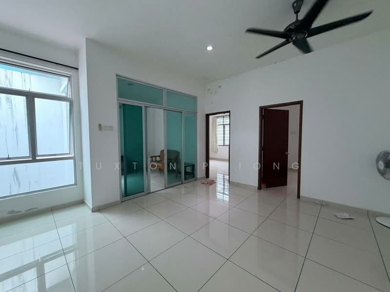 Rumah Teres 2 Tingkat untuk Dijual di Mutiara Rini (Skudai) - Tuxton Phiong - Living Room - PropertyGuru.com.my