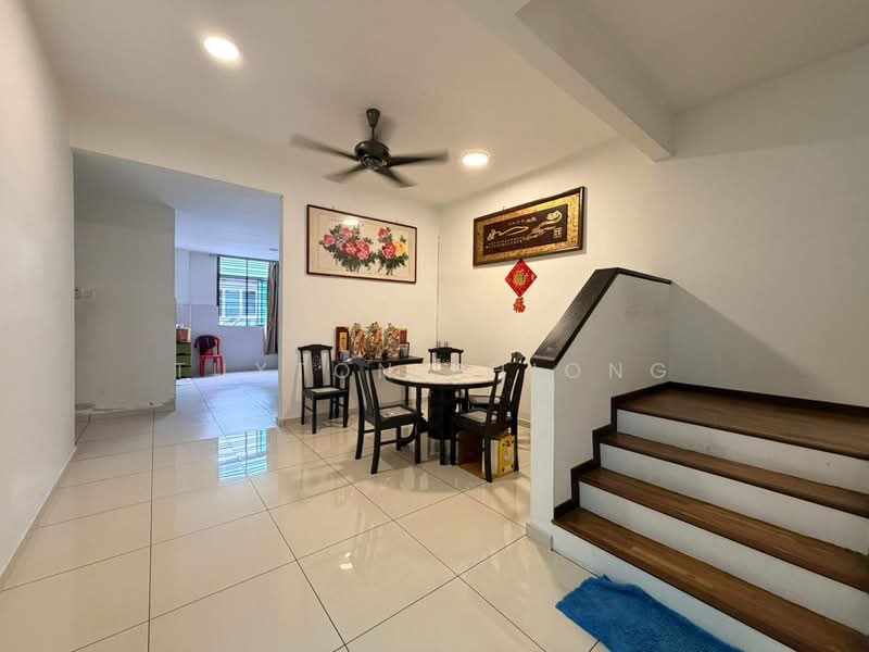Rumah Teres 2 Tingkat untuk Dijual di Mutiara Rini (Skudai) - Tuxton Phiong - Dining Room - PropertyGuru.com.my