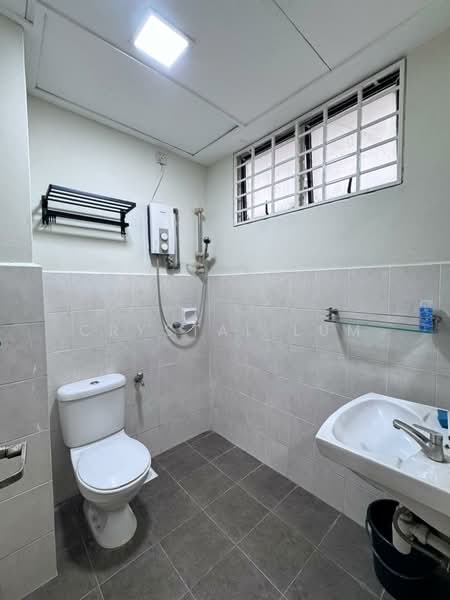 Servis Apartment untuk Disewa di Fortune Avenue - Crystal Lum - Bathroom - PropertyGuru.com.my