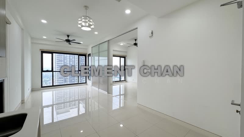 Servis Apartment untuk Dijual di Arnica @ Tropicana Gardens - Clement Chan - Living Room - PropertyGuru.com.my
