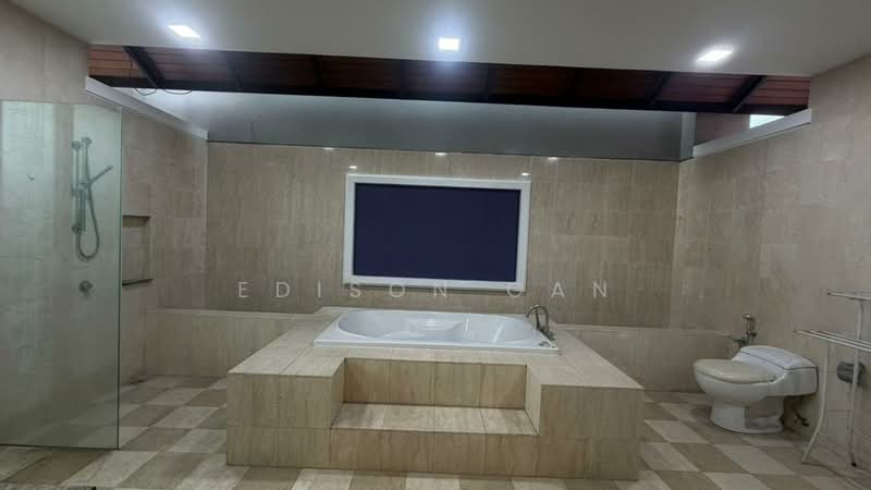 Semi-Detached House for Sale in Duta Tropika (Batu) - Edison Gan - Bathroom - PropertyGuru.com.my