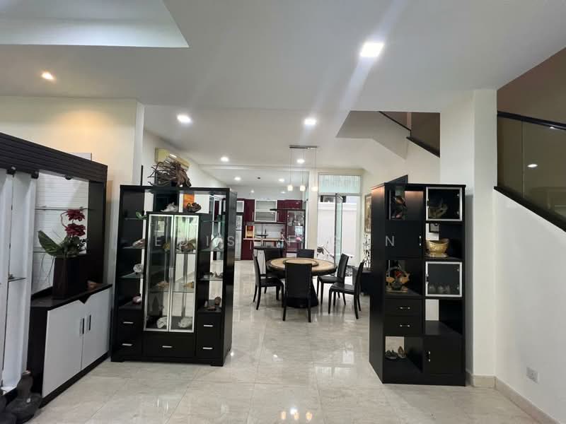 Semi-Detached House for Sale in Duta Tropika (Batu) - Edison Gan - Dining Room - PropertyGuru.com.my
