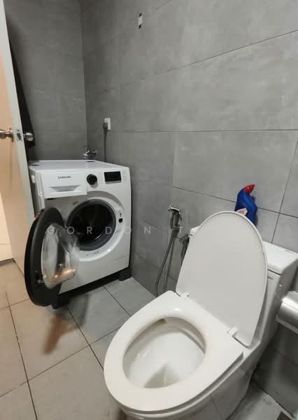 Servis Apartment untuk Disewa di Cubic Botanical - Gordon Tong - Bathroom - PropertyGuru.com.my