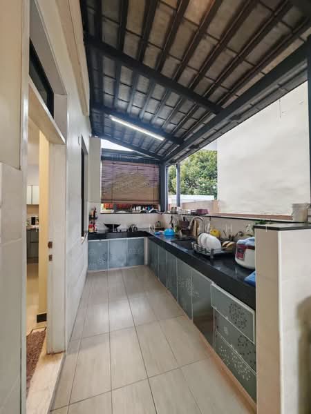 Semi-Detached House for Sale in Taman Molek (Johor Bahru) - Roselynn Chai - Kitchen - PropertyGuru.com.my