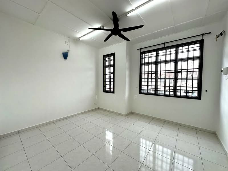 Rumah Teres 2-Tingkat untuk Dijual di Taman Setia Indah (Tebrau) - JH Yap - Living Room - PropertyGuru.com.my