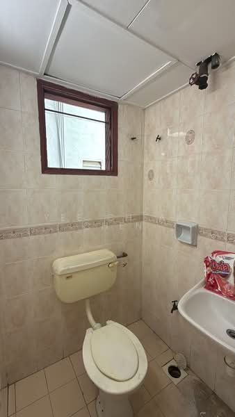 Pangsapuri untuk Disewa di Subang Perdana Goodyear Court 10 - Yee Cheak Chen - Bathroom - PropertyGuru.com.my