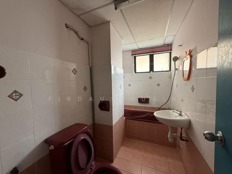 Kondominium untuk Dijual di Vista Komanwel A - Firdaus Husin - Bathroom - PropertyGuru.com.my
