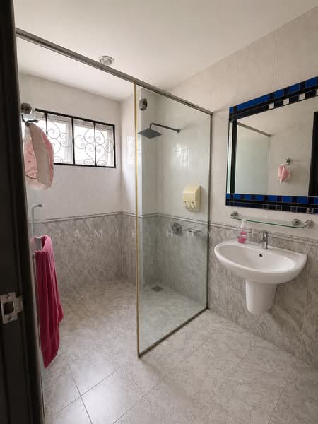Rumah Berkembar untuk Dijual di Damansara Legenda (Petaling Jaya) - Jamie Huynh - Bathroom - PropertyGuru.com.my