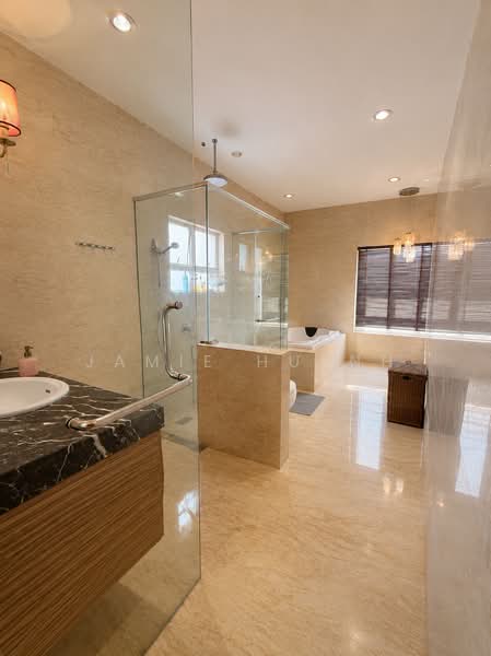 Rumah Berkembar untuk Dijual di Damansara Legenda (Petaling Jaya) - Jamie Huynh - Bathroom - PropertyGuru.com.my