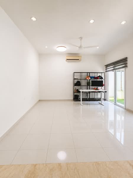 Rumah Berkembar untuk Dijual di Damansara Legenda (Petaling Jaya) - Jamie Huynh - Study - PropertyGuru.com.my