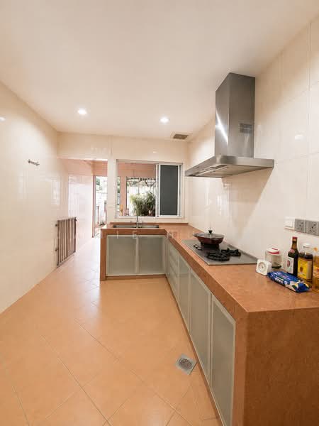 Rumah Berkembar untuk Dijual di Damansara Legenda (Petaling Jaya) - Jamie Huynh - Kitchen - PropertyGuru.com.my