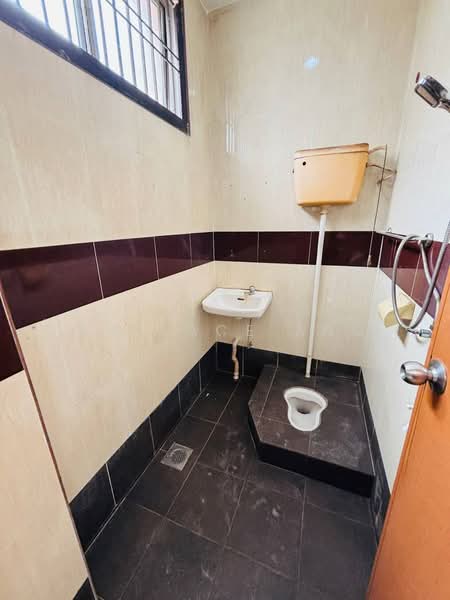 Rumah Teres 2-Tingkat untuk Dijual di Taman Setia Indah (Tebrau) - Wallace Ang - Bathroom - PropertyGuru.com.my