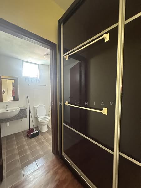 Kondominium untuk Disewa di Molek Pine 2 - Jason Chiam - PropertyGuru.com.my