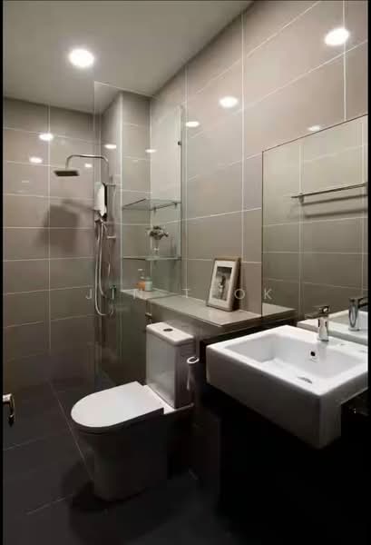 Kediaman Servis untuk Dijual di Sunway Grid Residence - Jin Teok - Bathroom - PropertyGuru.com.my