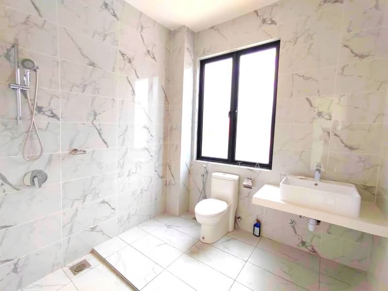 Semi-Detached House for Sale in Batu 9 (Cheras) - Candice Tan - Bathroom - PropertyGuru.com.my