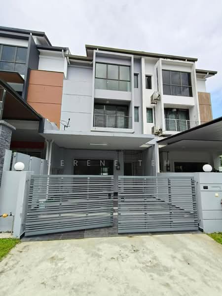 Rumah Teres 2.5 Tingkat untuk Disewa di Bandar Indahpura (Kulai) - Serene Teh - Exterior - PropertyGuru.com.my
