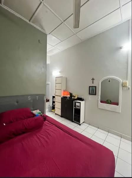 Rumah Teres 1.5-Tingkat untuk Dijual di Taman Molek (Johor Bahru) - Stella Teo - Bedroom - PropertyGuru.com.my