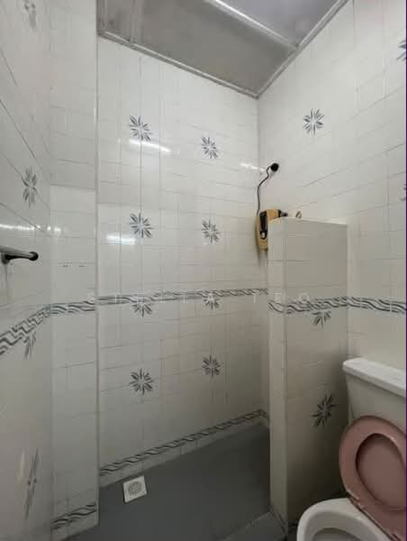 Rumah Teres 1.5-Tingkat untuk Dijual di Taman Molek (Johor Bahru) - Stella Teo - Bathroom - PropertyGuru.com.my