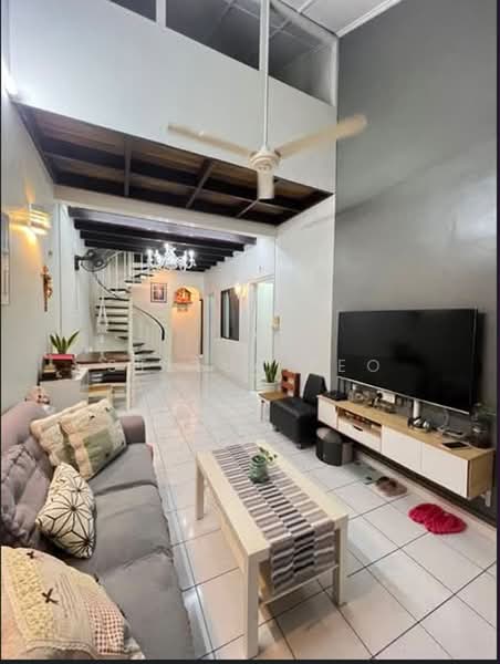 Rumah Teres 1.5-Tingkat untuk Dijual di Taman Molek (Johor Bahru) - Stella Teo - Living Room - PropertyGuru.com.my