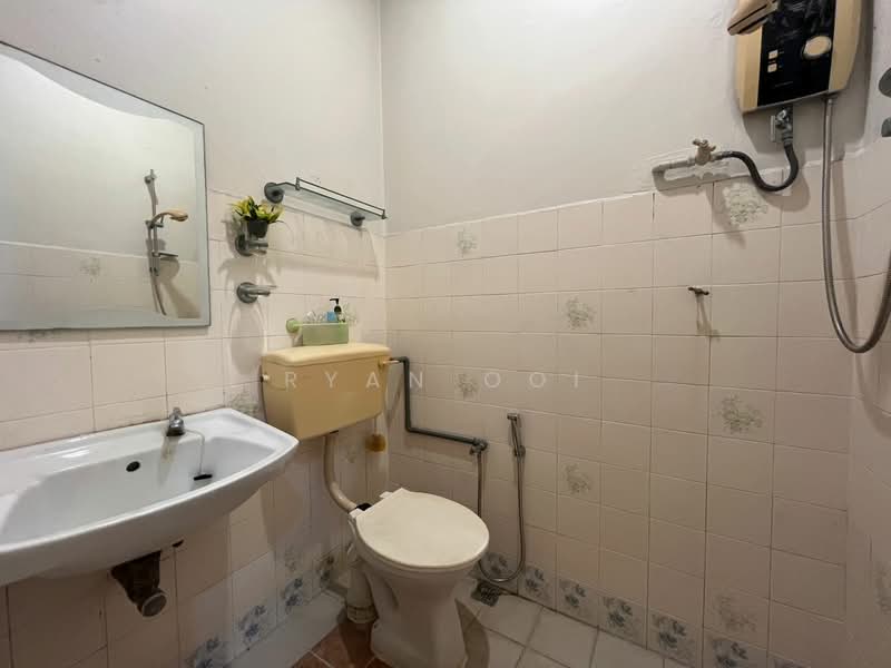 1-storey Terraced House for Sale in Taman Asas (Alor Setar) - Ryan Ooi - Bathroom - PropertyGuru.com.my