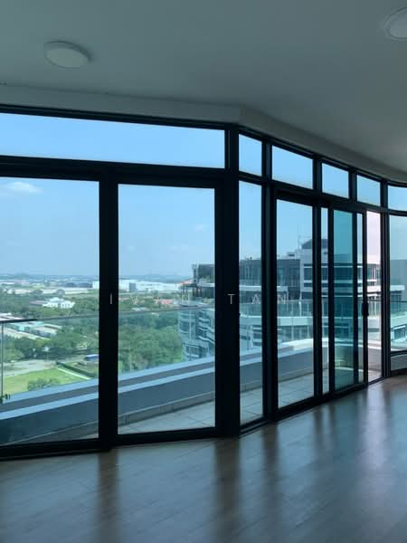 Kediaman Servis untuk Dijual di Aragreens - Ivan Tan - Balcony - PropertyGuru.com.my