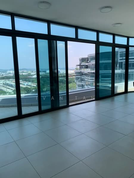 Kediaman Servis untuk Dijual di Aragreens - Ivan Tan - Balcony - PropertyGuru.com.my