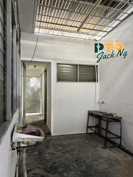 Shop / Office untuk Disewa di Kompleks Chain Ferry (Butterworth) - Jack Ng - Interior - PropertyGuru.com.my