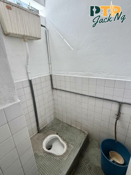 Shop / Office untuk Disewa di Kompleks Chain Ferry (Butterworth) - Jack Ng - Bathroom - PropertyGuru.com.my