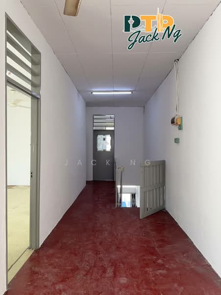 Shop / Office untuk Disewa di Kompleks Chain Ferry (Butterworth) - Jack Ng - Corridor - PropertyGuru.com.my