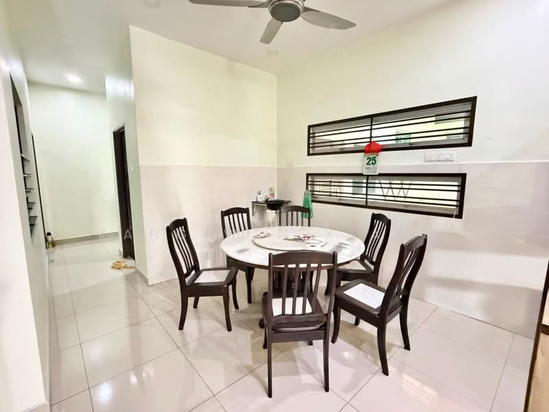 Cluster House for Sale in Taman Seri Austin (Tebrau) - Kang Wen Xiang - Dining Room - PropertyGuru.com.my