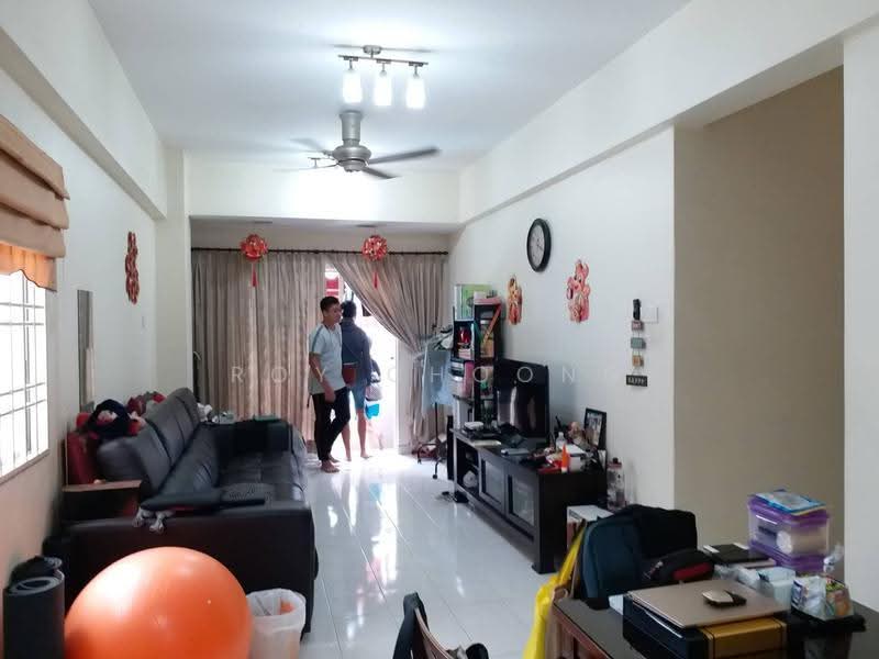 Pangsapuri untuk Dijual di Jalil Damai Apartments - Roy Choong - Living Room - PropertyGuru.com.my