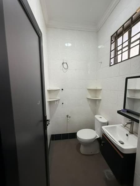2-storey Terraced House for Rent in Bandar Bukit Tinggi (Klang) - John Tee - Bathroom - PropertyGuru.com.my