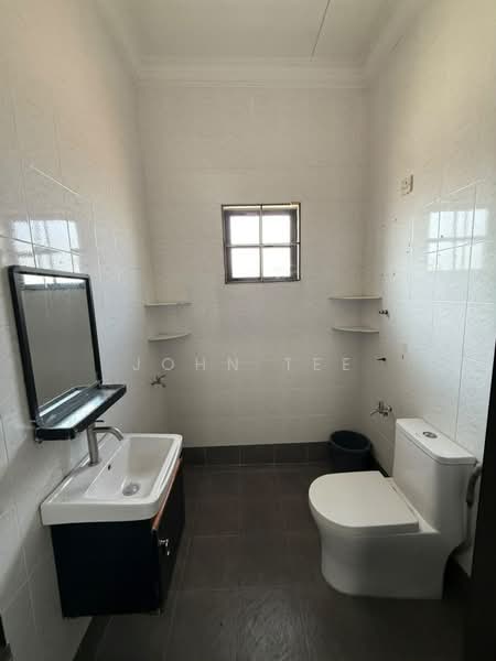 2-storey Terraced House for Rent in Bandar Bukit Tinggi (Klang) - John Tee - Bathroom - PropertyGuru.com.my