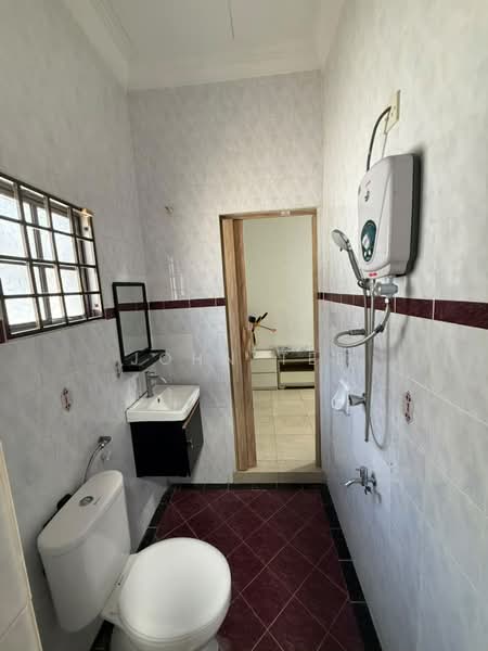 2-storey Terraced House for Rent in Bandar Bukit Tinggi (Klang) - John Tee - Bathroom - PropertyGuru.com.my